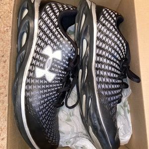 Under Armour Spine Shoes Size 10.5